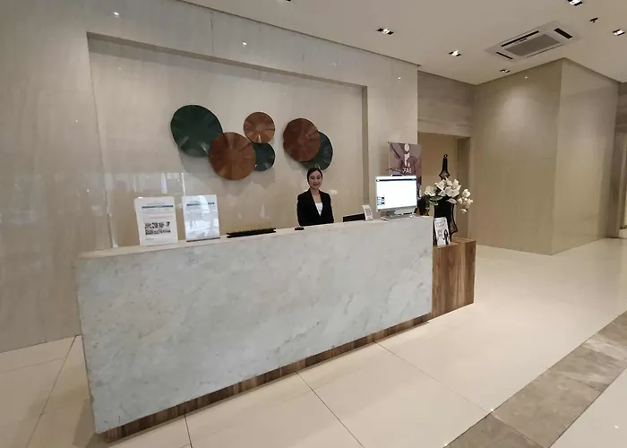 Condotel Walking Distance To Airport * Manille